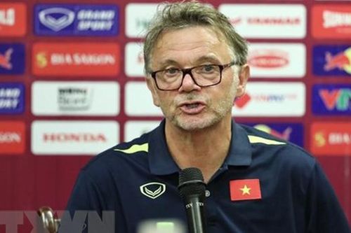 HLV Troussier giải thích lý do không thể dẫn dắt Bayern Munich và Real Madrid, bật mí về cách quản lý đội bóng