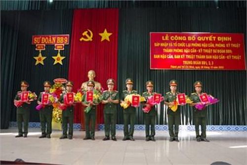 Sư đoàn 9 (Quân đoàn 4) công bố quyết định sáp nhập và tổ chức lại cơ quan hậu cần – kỹ thuật