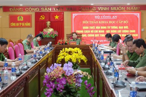 Vận dụng tư tưởng, đạo đức, phong cách Hồ Chí Minh trong xây dựng lực lượng CAND cách mạng, chính quy, tinh nhuệ, hiện đại vào năm 2030