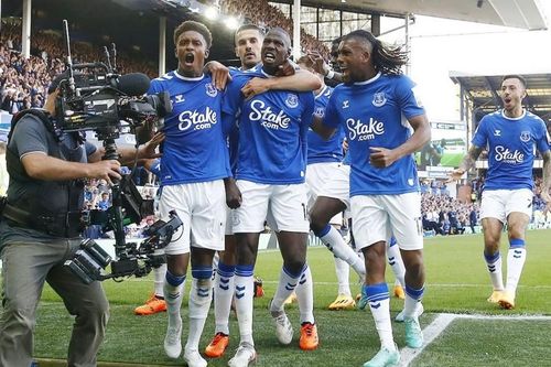 Everton có thời gian đến cuối năm để tự cứu mình khỏi cảnh rớt hạng