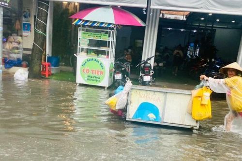 TP Cần Thơ: Nhiều tuyến đường 'nằm trong diện' mưa là ngập