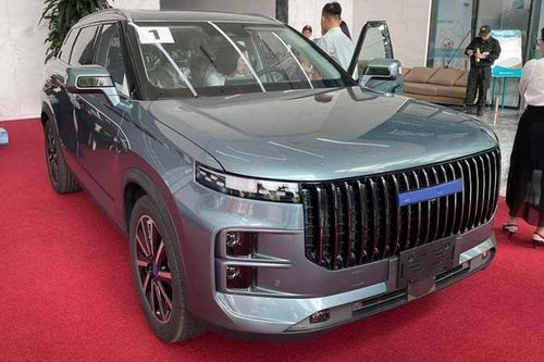Cận cảnh Chery Jaecoo 7 SUV 'ăn xăng' chỉ 1 lít/100 km tại Hà Nội