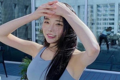 Nữ HLV pilates nổi tiếng Hàn Quốc sở hữu vóc dáng 'không góc chết'