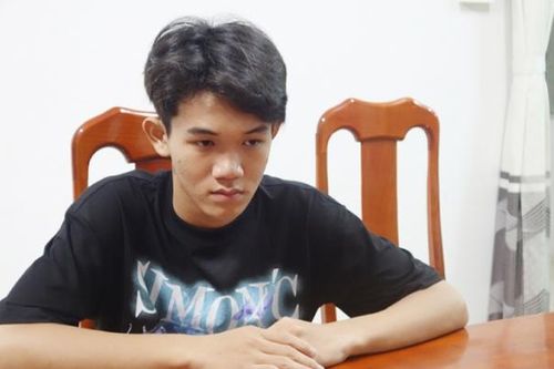 Tạm giữ nam sinh lớp 7 đâm chết người tại quán bida