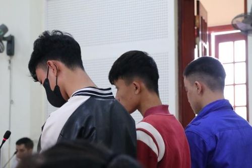 Thủ 'hàng nóng' đến giải cứu bạn, thiếu niên 16 tuổi gây án mạng