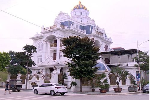 Bắt quả tang 17 nam nữ đang 'bay lắc' trong biệt thự khủng ở Bắc Ninh