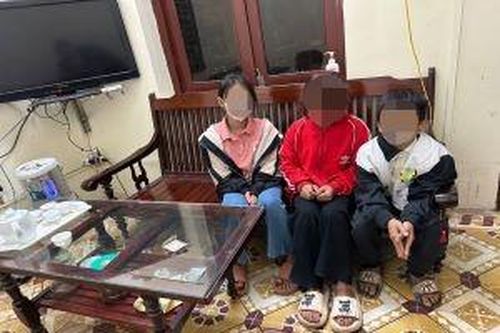 Giúp 3 trẻ đi lạc lúc nửa đêm ở Bắc Giang