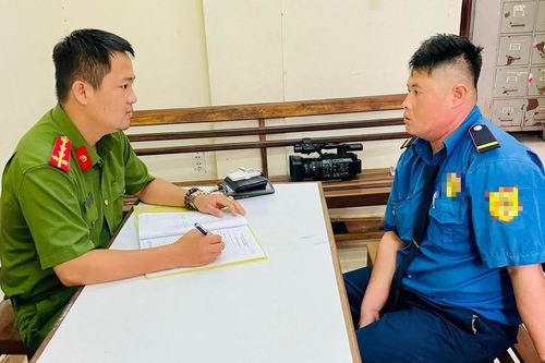 Bắt nhân viên bảo vệ khống chế, hiếp dâm người phụ nữ đi đường