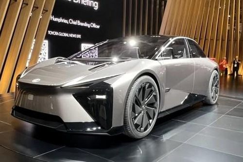 Xe điện Lexus có nội thất làm từ cây tre