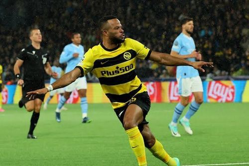 Man City phô diễn sức mạnh vòng bảng Champions League