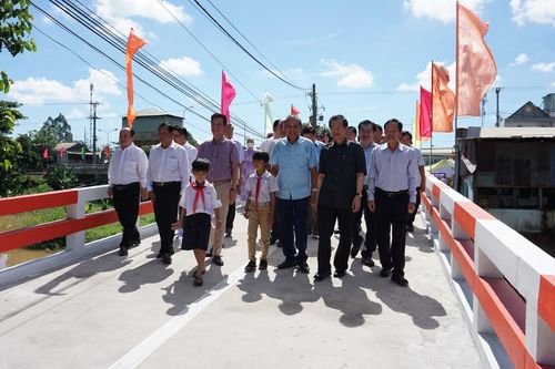 Nguyên Phó Thủ tướng Trương Hòa Bình dự lễ khánh thành cầu dân sinh tại An Giang