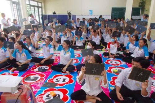Học sinh dân tộc ở Trà Cú nâng cao nhận thức về bệnh tan máu bẩm sinh