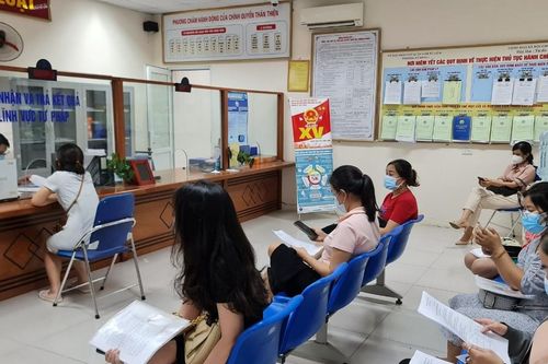 Có quyền, có 'hành'