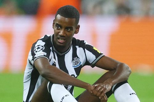 Newcastle tổn thất nặng sau trận thua Dortmund