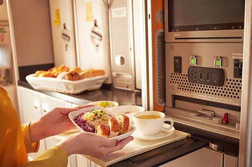Số hóa thực đơn suất ăn, đồ uống trên các chuyến bay