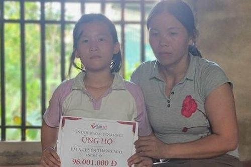 Trao hơn 96 triệu đồng đến gia đình chị Nguyễn Thị Phương ở Nghệ An