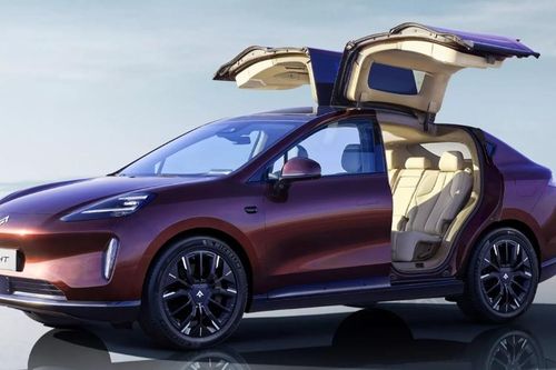 Ô tô điện Trung Quốc copy thiết kế cửa cánh chim của Tesla