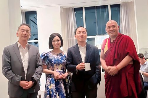 Ca sĩ Hà Phương ngọt ngào bên chồng tỷ phú Chính Chu