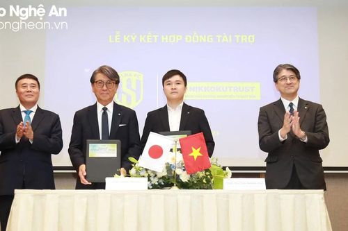 Lễ ký kết hợp đồng tài trợ và Hợp đồng tư vấn dinh dưỡng SLNA FC – NIKKOKUTRUST