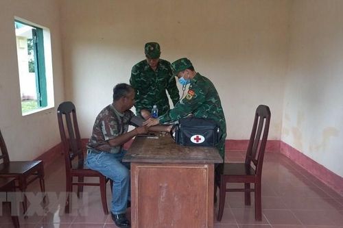 Đắk Lắk: Hỗ trợ chăm sóc một sỹ quan bảo vệ biên giới của Campuchia