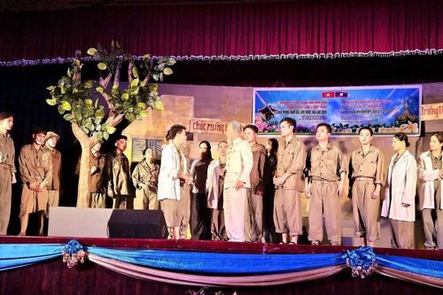 Giao lưu văn hóa nghệ thuật, ca ngợi tình hữu nghị Việt Nam-Lào