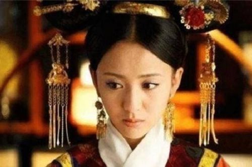 Làm nữ quan dạy hoàng đế chuyện 'chăn gối' hóa ra lại có kết cục tốt đẹp gấp vạn lần cung nữ