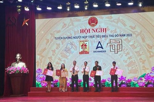 Hà Nội khen thưởng 260 doanh nghiệp, người nộp thuế tiêu biểu