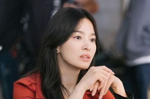 'Chồng cũ' Song Hye Kyo gây sốt vì nhan sắc ở tuổi U50, Song Joong Ki không có cửa để so