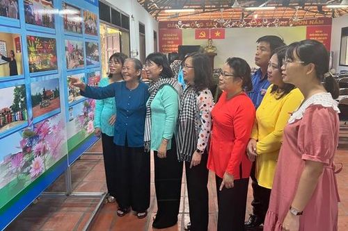 Đảng viên, cán bộ Ban Công tác phía Nam, TƯ Hội LHPN Việt Nam, về nguồn tại các địa chỉ đỏ