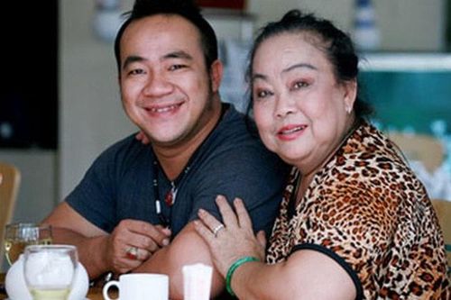 Diễn viên Hiếu Hiền: 'Tôi sụp đổ khi mẹ mất đột ngột, muốn buông xuôi tất cả'
