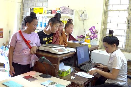 Chi trả chính sách an sinh xã hội không dùng tiền mặt còn bất cập