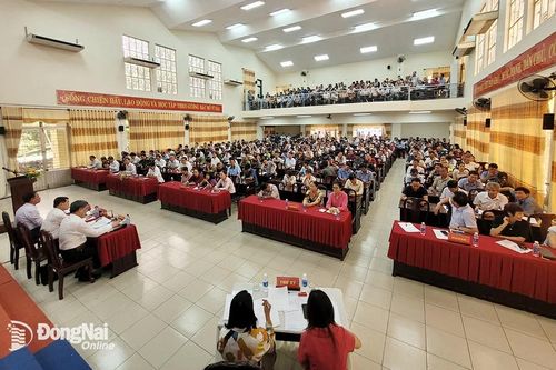 Bí thư Tỉnh ủy Nguyễn Hồng Lĩnh đối thoại với các hộ dân thuộc diện di dời để thực hiện cao tốc Biên Hòa – Vũng Tàu