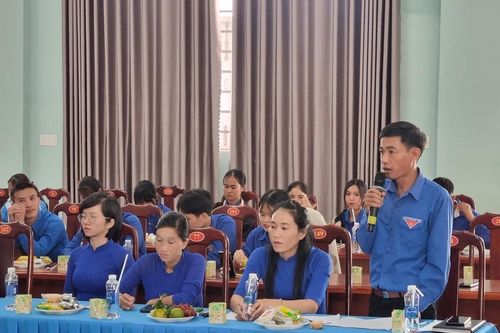 Chủ tịch UBND huyện Chư Sê đối thoại với thanh niên về chuyển đổi số