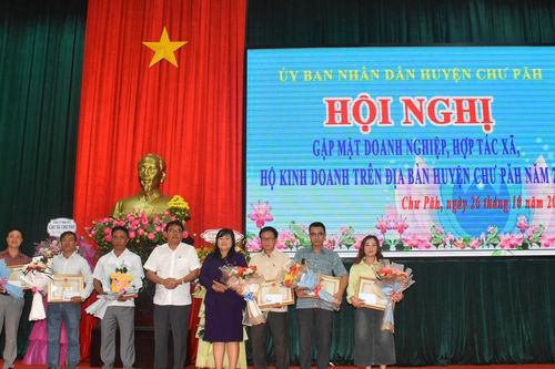 Chư Păh: Gặp mặt các doanh nghiệp, hợp tác xã, hộ kinh doanh tiêu biểu