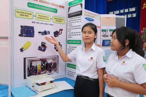 Phòng Giáo dục và Đào tạo TP. Nha Trang: Tổ chức Cuộc thi Khoa học kỹ thuật học sinh trung học năm học 2023 - 2024