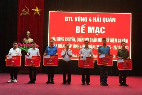 Bế mạc giải thể thao chào mừng 48 năm Ngày thành lập Vùng 4 Hải quân