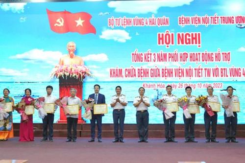 Vùng 4 Hải quân - Bệnh viện Nội tiết Trung ương: Sơ kết 3 năm phối hợp hoạt động khám, chữa bệnh