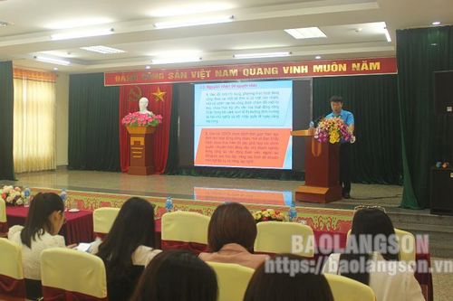 Trên 200 đại biểu được tập huấn nghiệp vụ công tác công đoàn