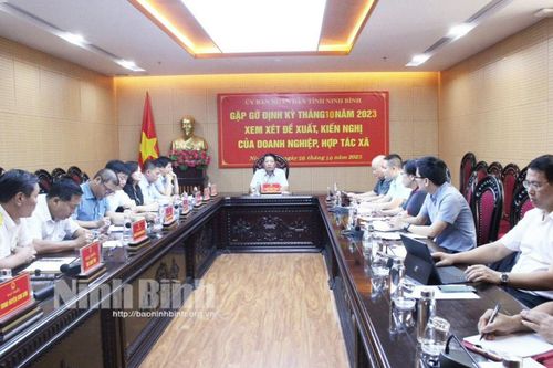 UBND tỉnh gặp gỡ định kỳ xem xét các đề xuất, kiến nghị của doanh nghiệp và hợp tác xã trên địa bàn tỉnh
