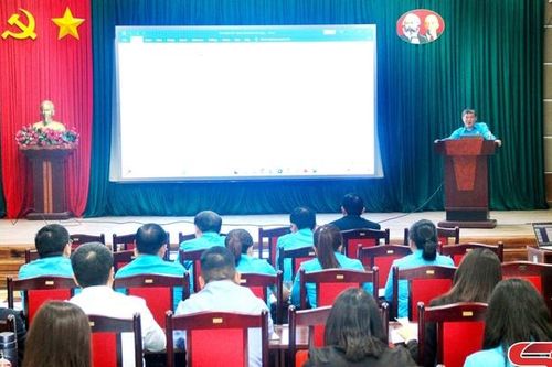 Nâng cao năng lực và kỹ năng giám sát cho cán bộ công đoàn