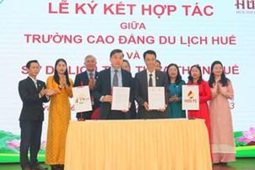 Hơn 360 tân học sinh, sinh viên cao đẳng du lịch bước vào năm học mới