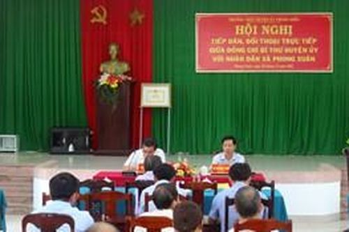 Bí thư Huyện ủy Phong Điền đối thoại trực tiếp với người dân xã Phong Xuân