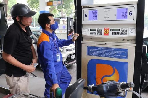 Đổ lẫn xăng RON 95 và 92 có ảnh hưởng gì cho xe không?