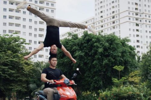 Vụ Quốc Cơ - Quốc Nghiệp 'chồng đầu' đi xe máy không có dấu hiệu phạm tội