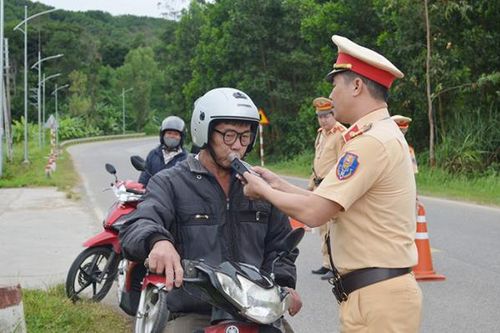 Thay đổi thói quen lái xe của đồng bào vùng cao khi đã uống rượu, bia