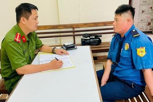 Bắt khẩn cấp nhân viên bảo vệ 'quấy rối' hàng loạt bé gái, phụ nữ đi đường