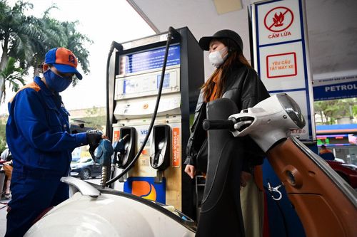 Vì sao xe tay ga đắt tiền nên dùng xăng A95?