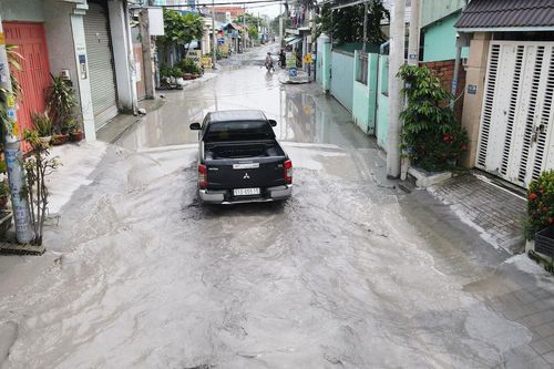 TP.HCM: Chi hơn 3,5 tỷ đồng sửa đường ngập nửa năm chưa rút