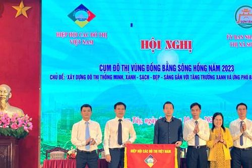 Ký giao ước thi đua xây dựng các đô thị xanh - sạch - đẹp - sáng năm 2024