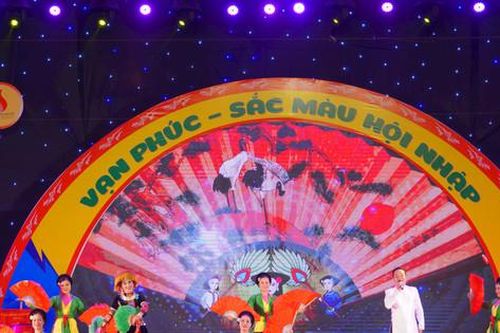 Khai mạc Tuần Văn hóa du lịch - Thương mại làng nghề dệt lụa Vạn Phúc